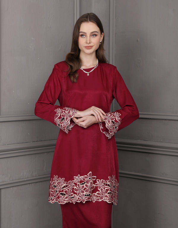 BAJU KURUNG PAHANG MODEN JAELIA (MAROON)